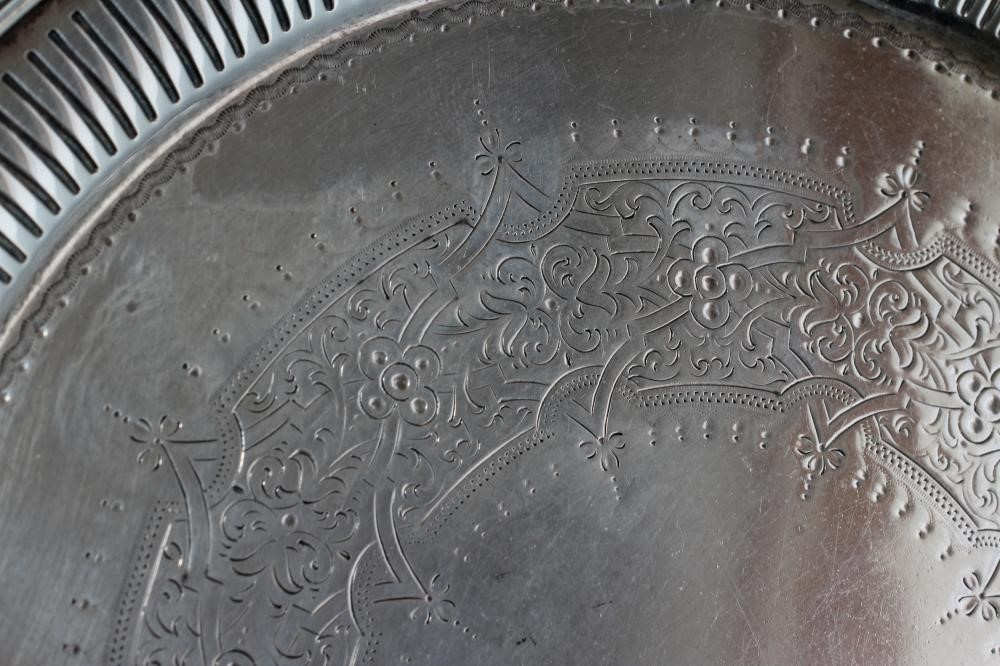 A VICTORIAN SMALL SILVER CIRCULAR SALVER Image