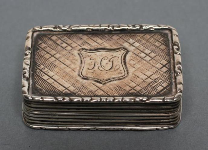 AN EARLY VICTORIAN SILVER VINAIGRETTE Image