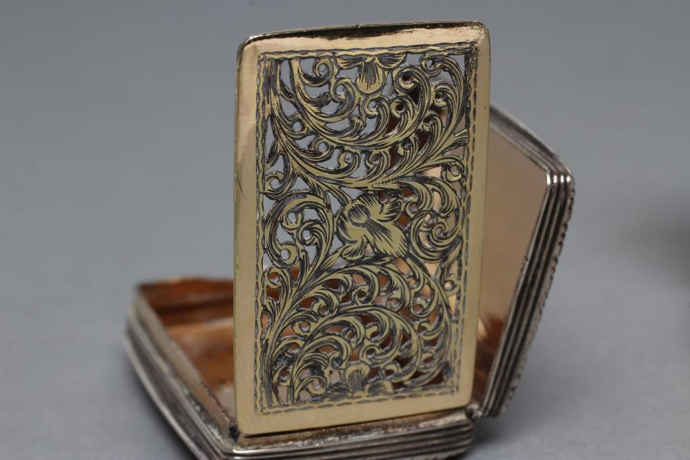 A GEORGE III SILVER VINAIGRETTE Image