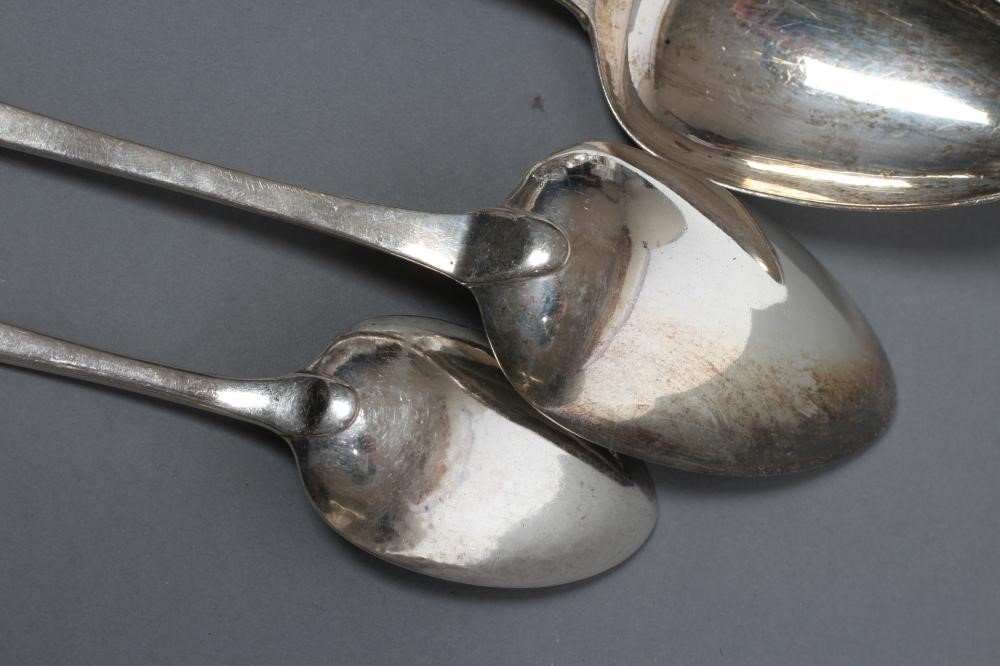 A SET OF SIX WILLIAM IV SILVER OLD ENGLISH PATTERN DESSERT SPOONS Image