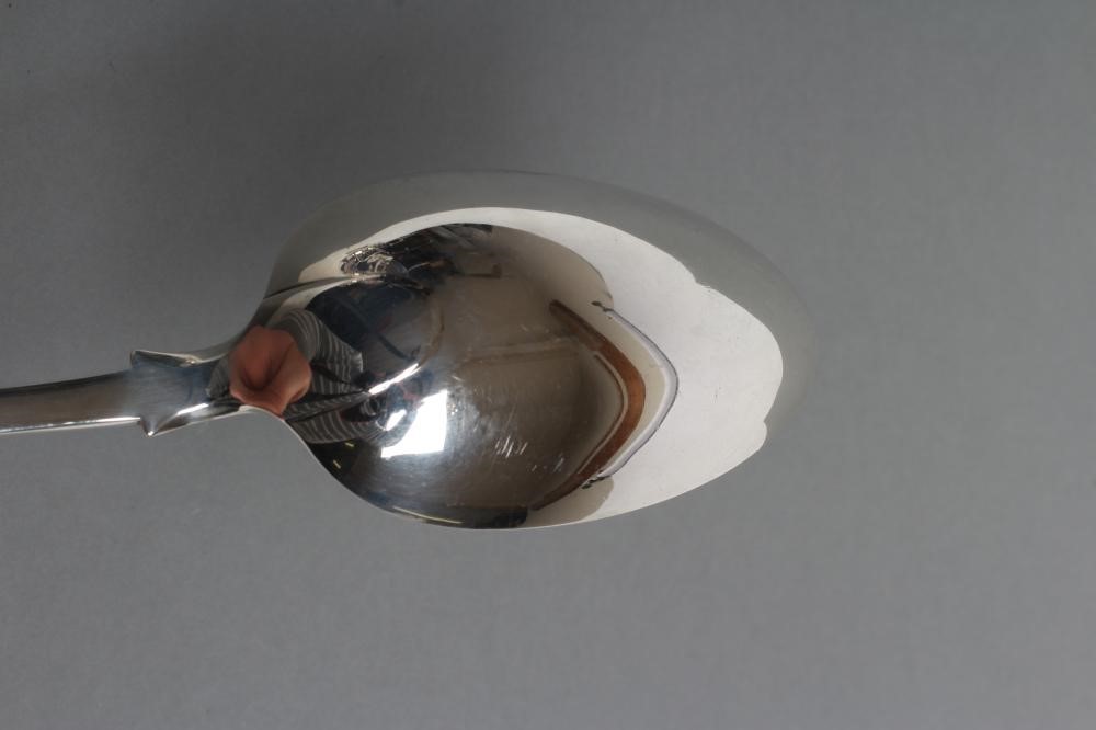 AN EDWARDIAN SILVER FIDDLE PATTERN BASTING SPOON Image