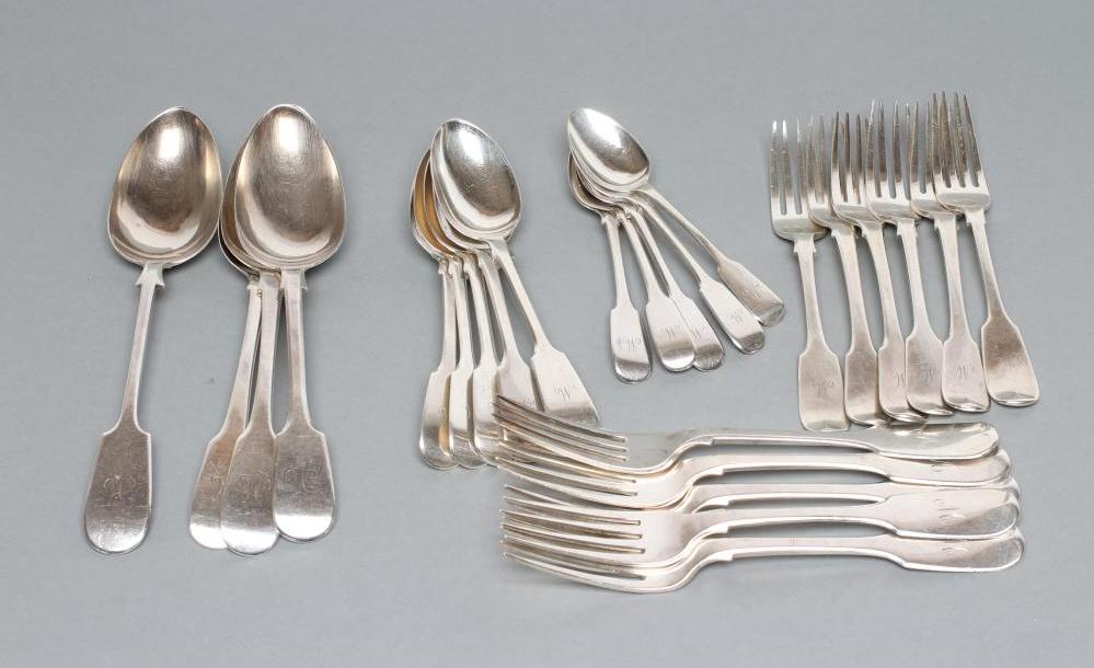 A SET OF FIVE WILLIAM IV SILVER FIDDLE PATTERN TABLE FORKS Image