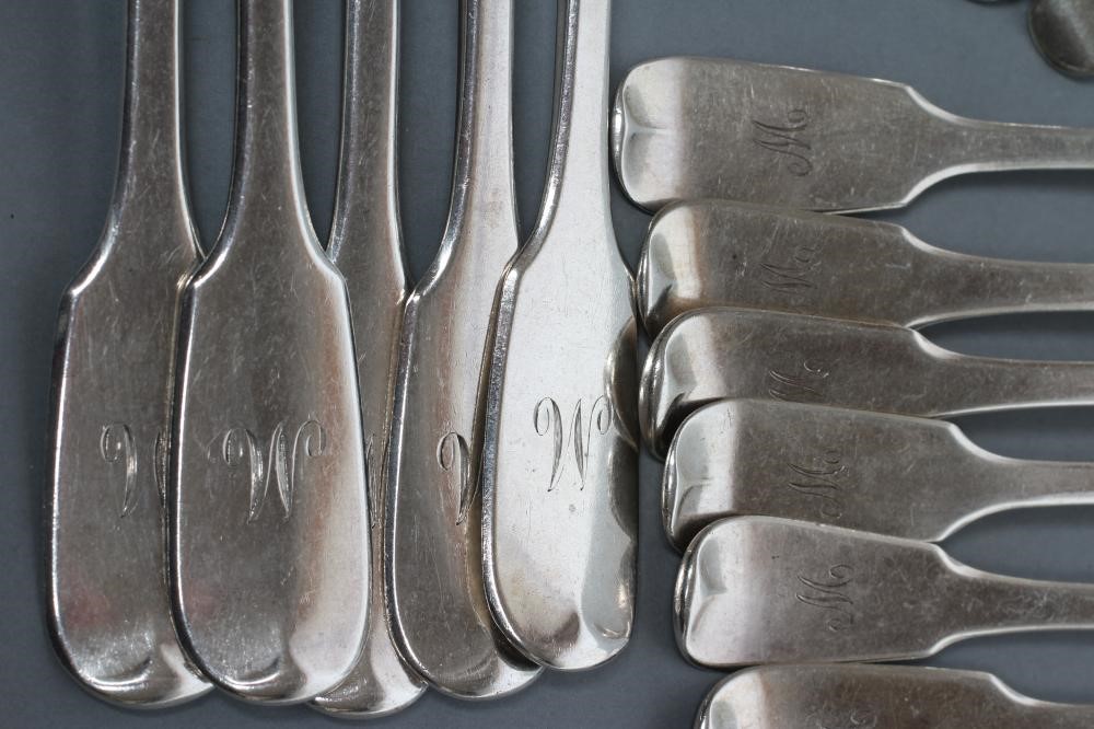 A SET OF FIVE WILLIAM IV SILVER FIDDLE PATTERN TABLE FORKS Image