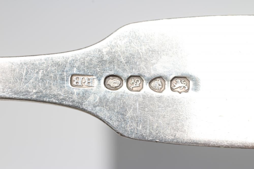 A SET OF FIVE WILLIAM IV SILVER FIDDLE PATTERN TABLE FORKS Image