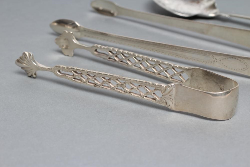 A WILLIAM IV SILVER FIDDLE PATTERN CADDY SPOON Image