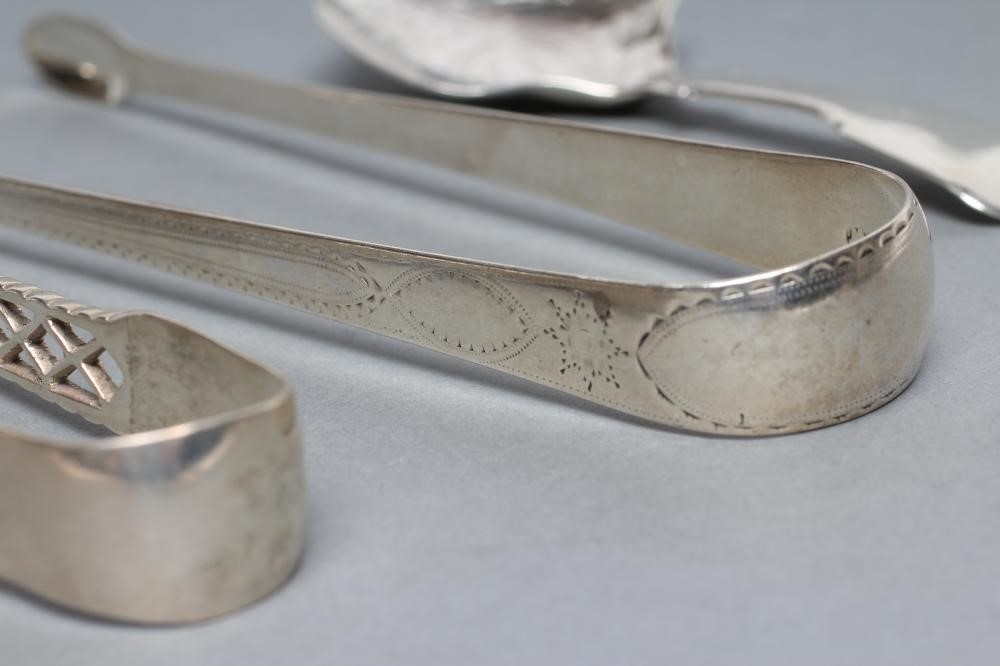 A WILLIAM IV SILVER FIDDLE PATTERN CADDY SPOON Image