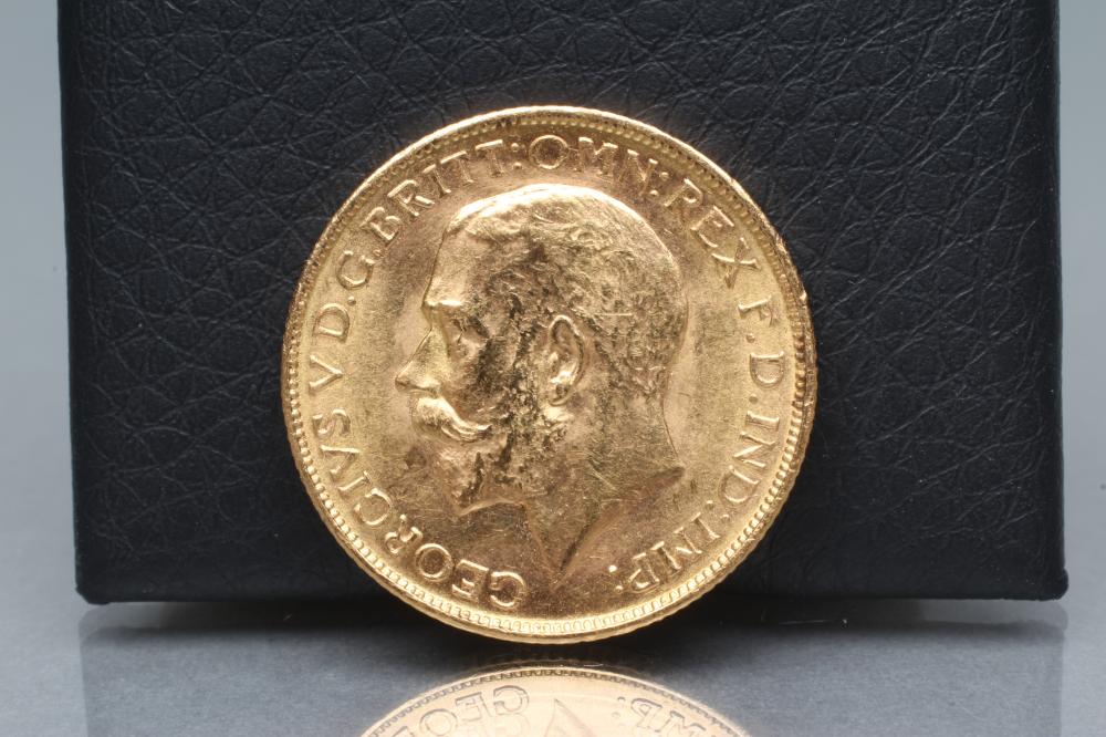 A GEORGE V GOLD SOVEREIGN Image