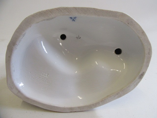 A MEISSEN PORCELAIN FIGURE GROUP Image