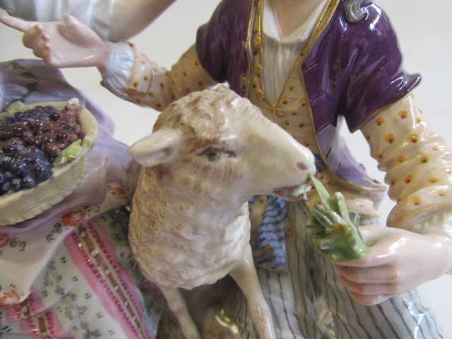 A MEISSEN PORCELAIN FIGURE GROUP Image
