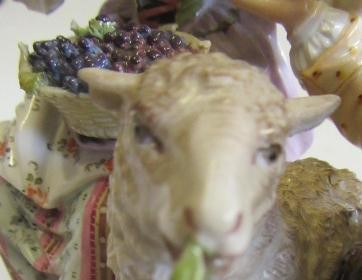 A MEISSEN PORCELAIN FIGURE GROUP Image