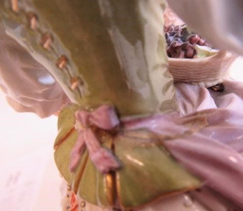 A MEISSEN PORCELAIN FIGURE GROUP Image