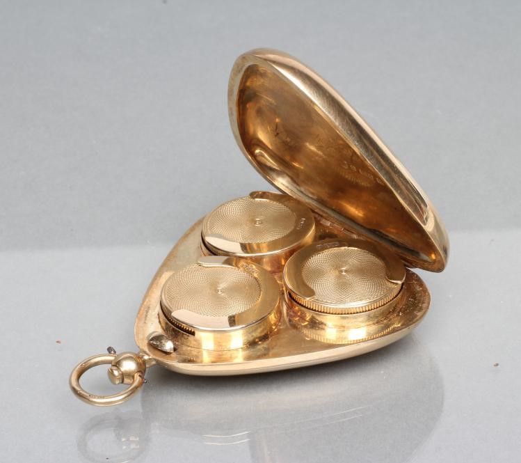 A GEORGE V 9CT GOLD TRIPLE SOVEREIGN CASE Image