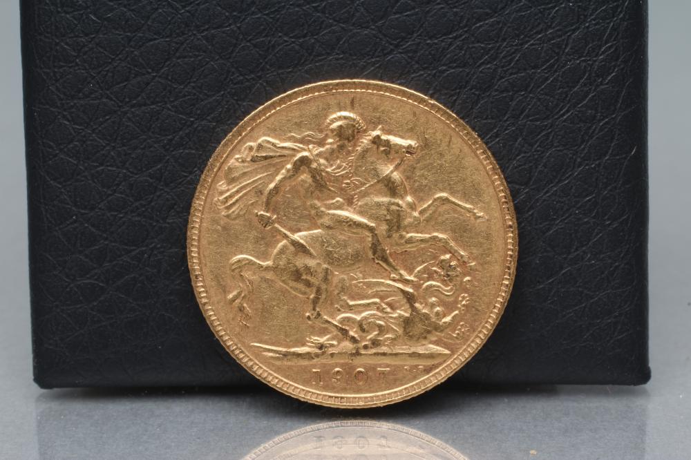 AN EDWARD VII GOLD SOVEREIGN Image