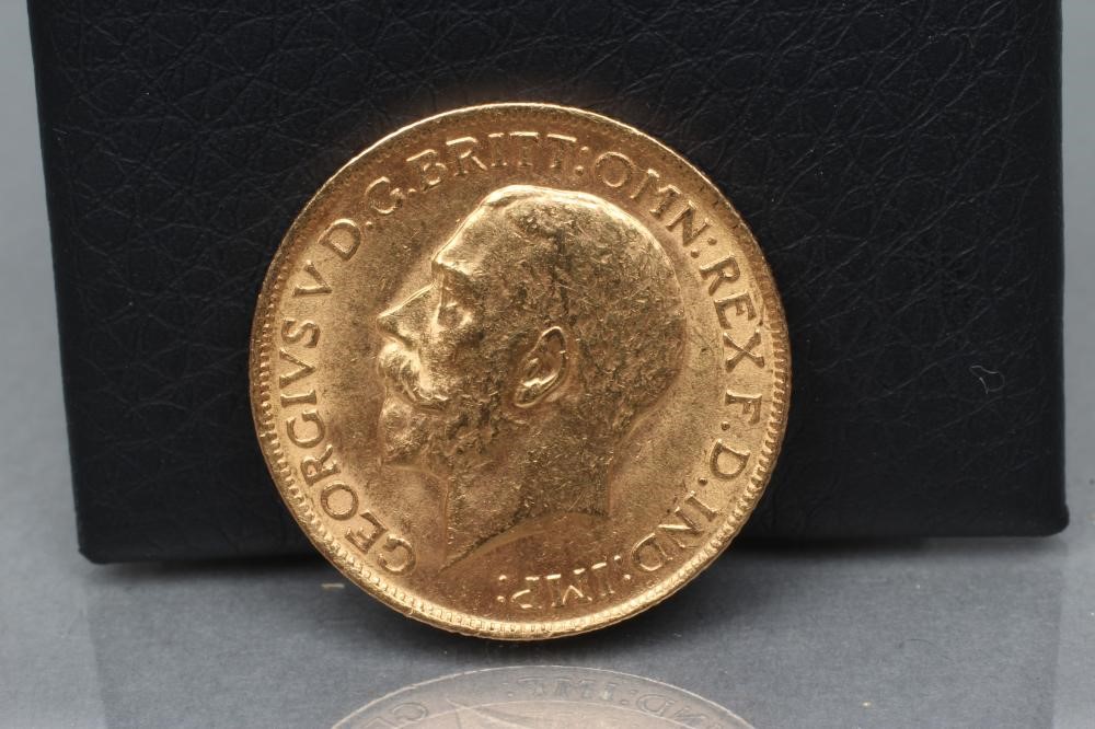 A GEORGE V GOLD SOVEREIGN Image