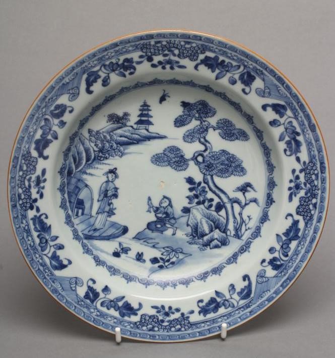 A CHINESE IMARI PORCELAIN TEA CANISTER AND COVER of canted oblong form Image