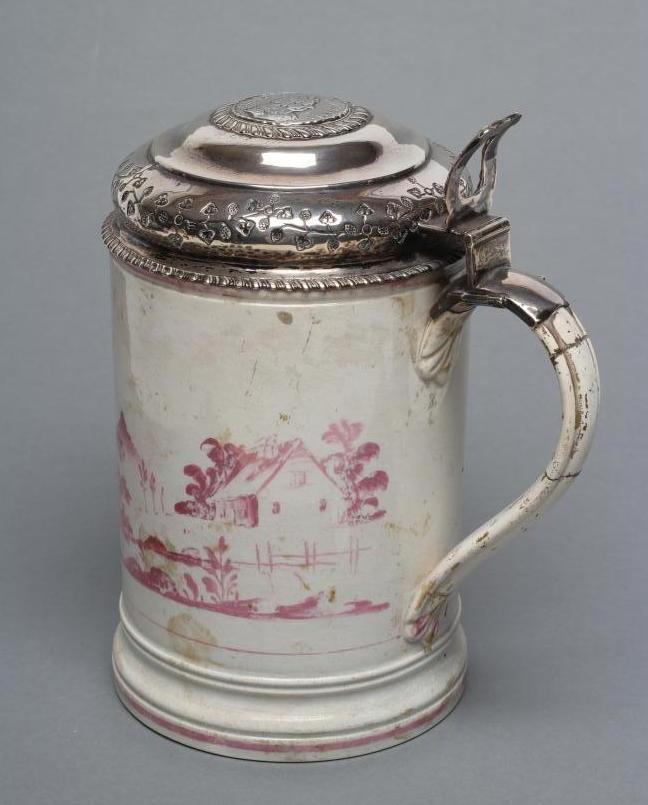 A NORWEGIAN PEARLWARE MUG Image