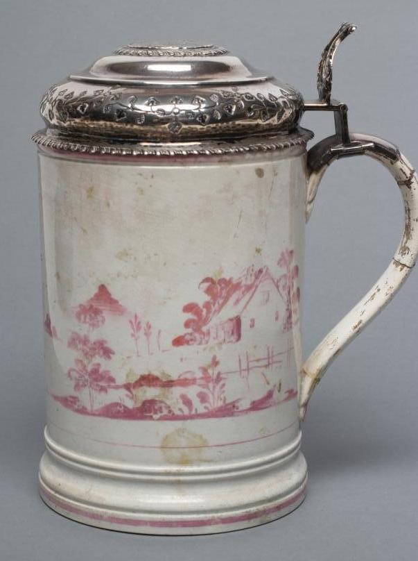 A NORWEGIAN PEARLWARE MUG Image