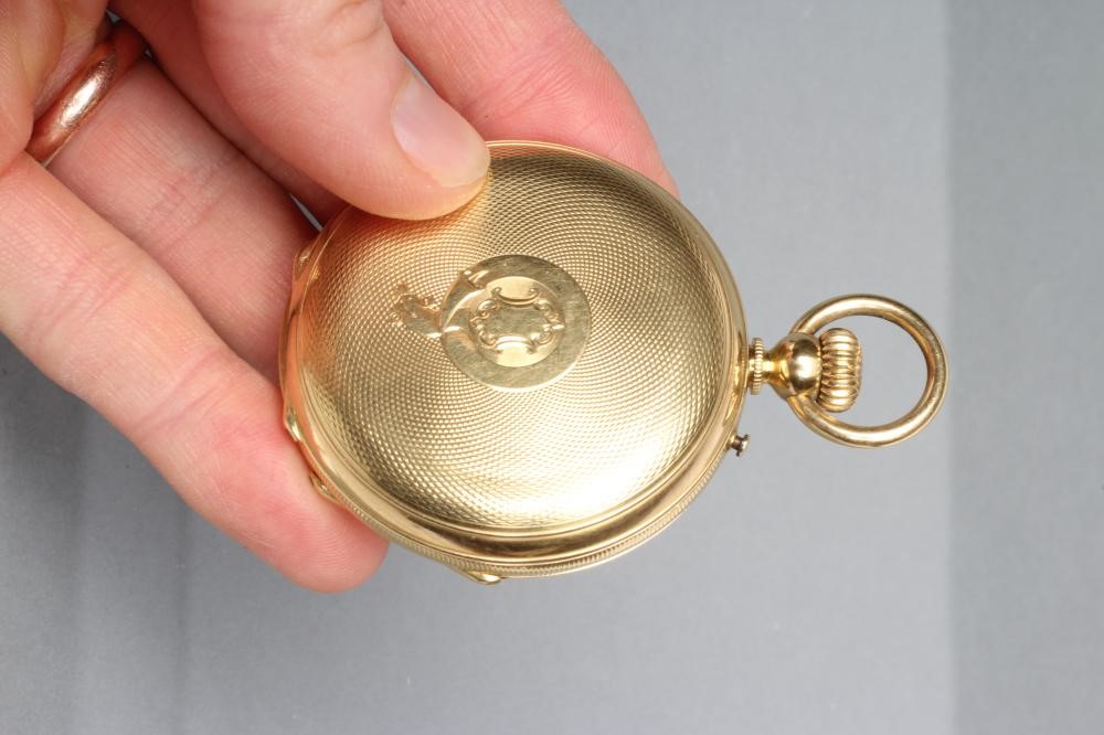 AN 18K GOLD TOP WIND HUNTER POCKET WATCH Image