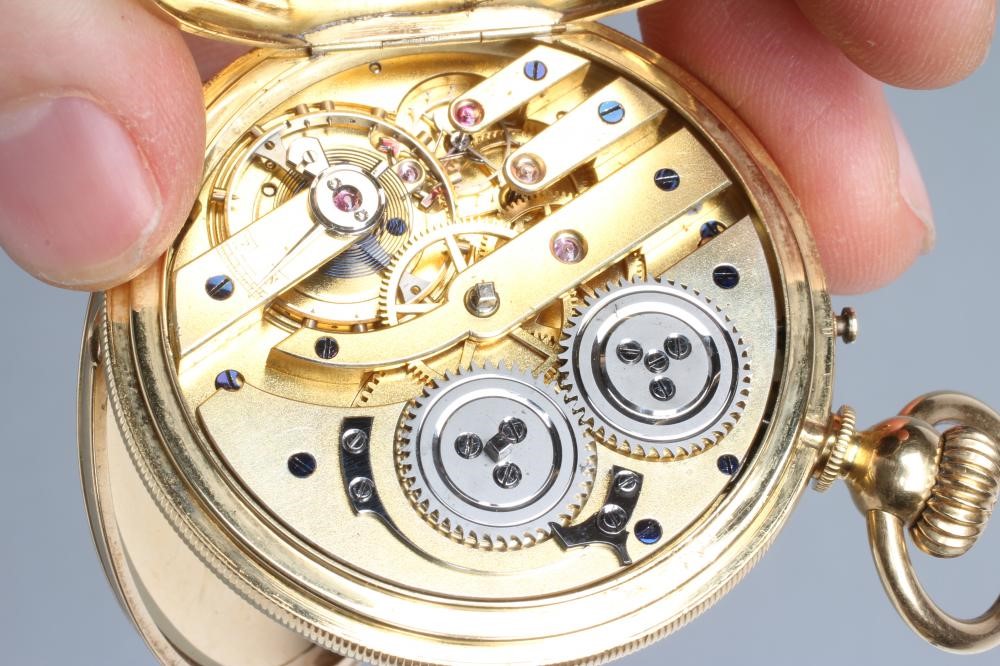 AN 18K GOLD TOP WIND HUNTER POCKET WATCH Image