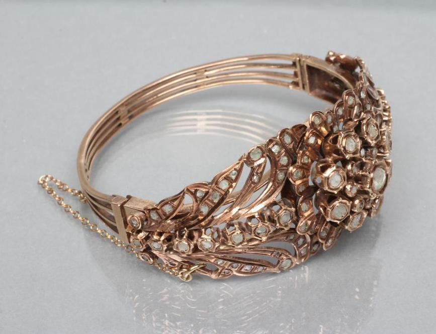A VICTORIAN DIAMOND BANGLE Image
