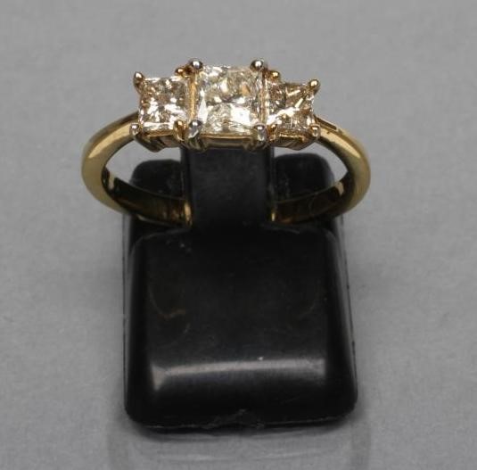 A THREE STONE DIAMOND RING Image