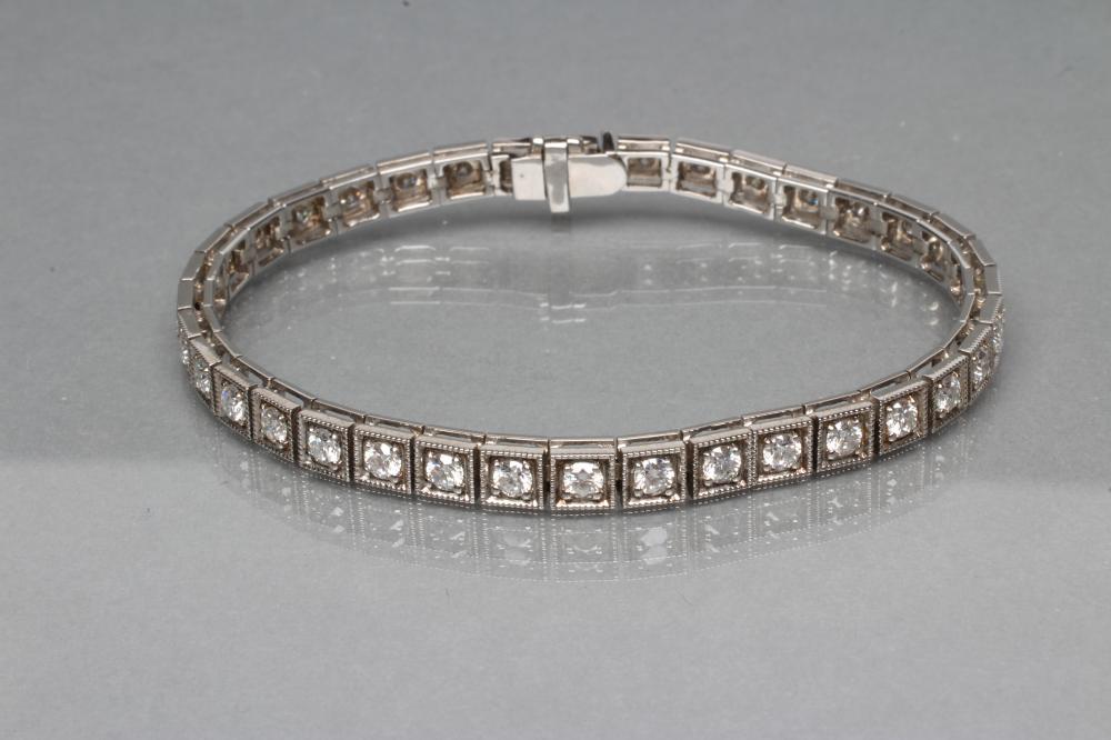 A MOISSANITE TENNIS BRACELET Image