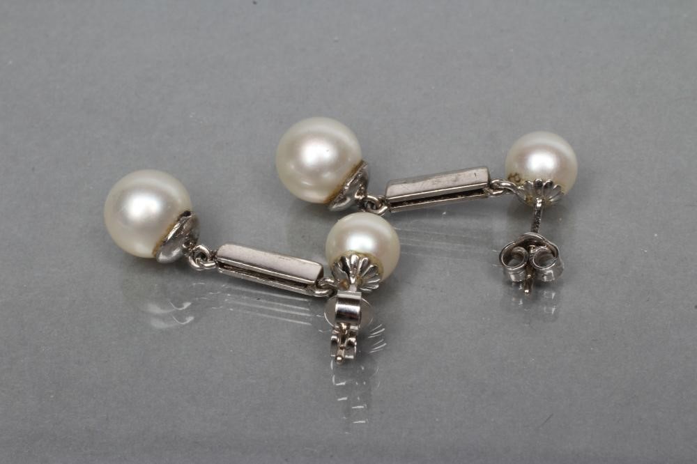 A PAIR OF CULTURED PEARL DROP STUD EARRINGS Image