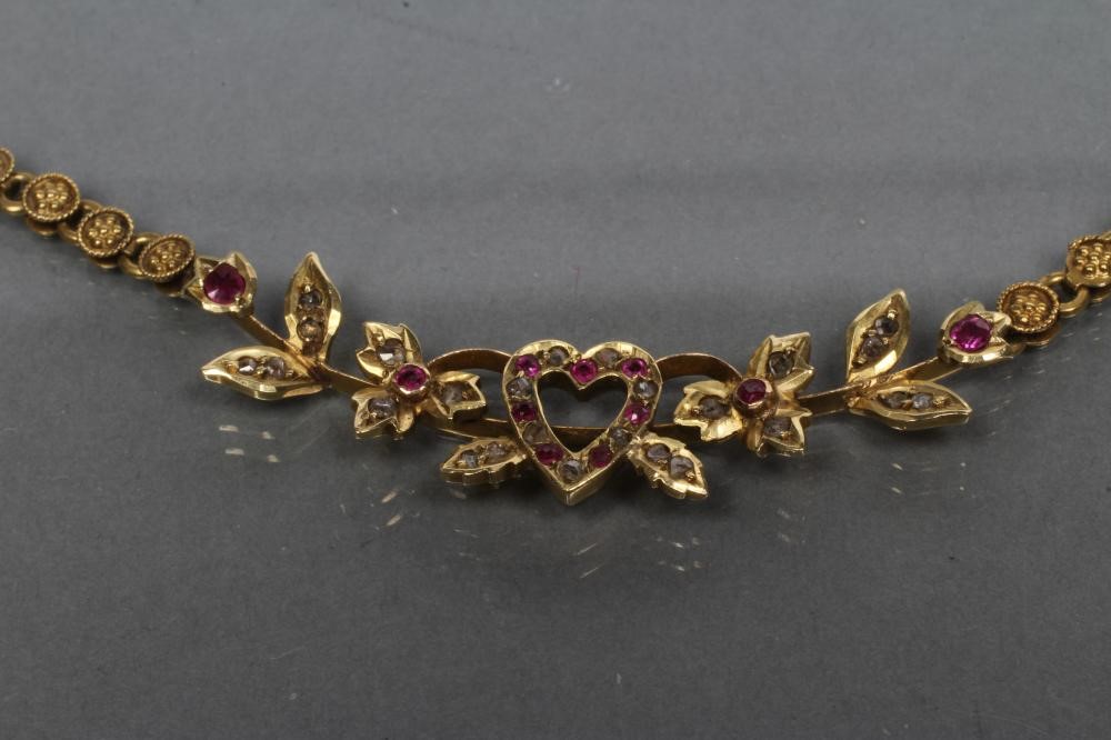 AN EDWARDIAN NECKLET Image