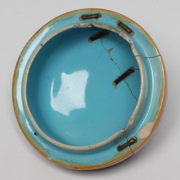 A VICTORIAN MINTON MAJOLICA URN AND COVER Image