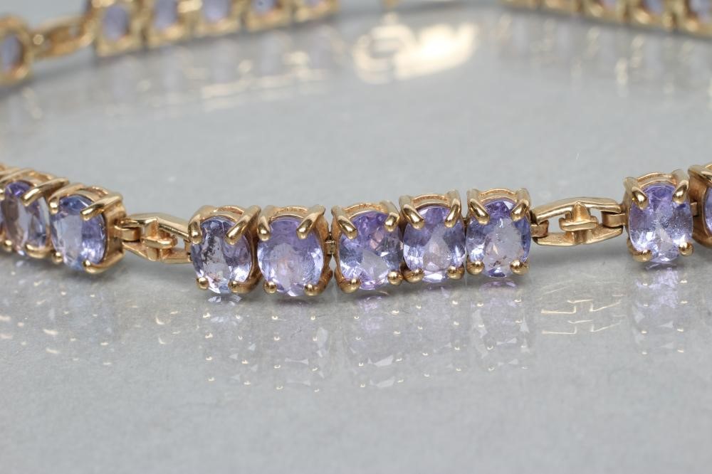 A TANZANITE BRACELET Image