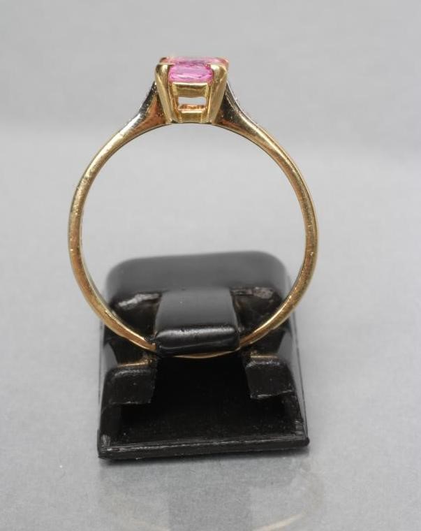 A PINK SAPPHIRE DRESS RING Image