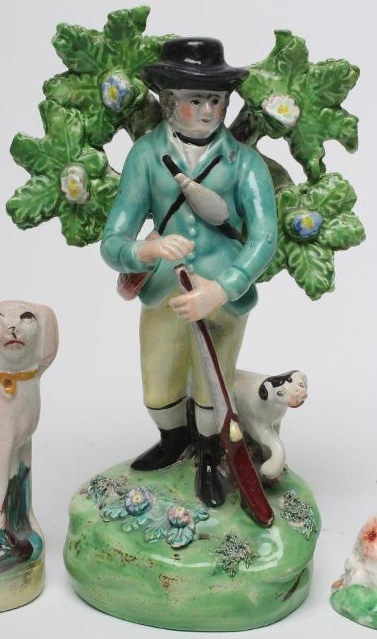 A "WALTON" PEARLWARE HUNTSMAN Image