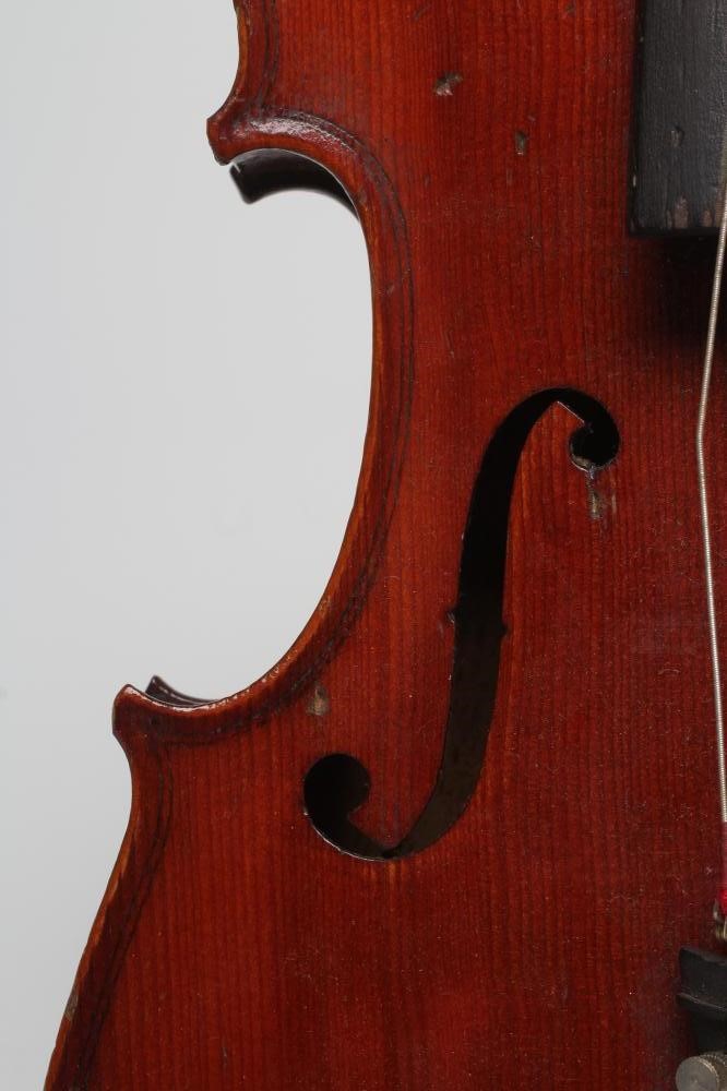 A SMALL VIOLIN Image