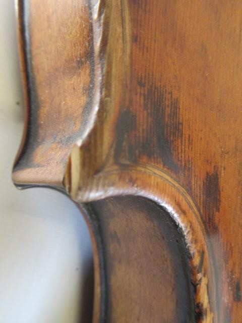 A VIOLIN Image