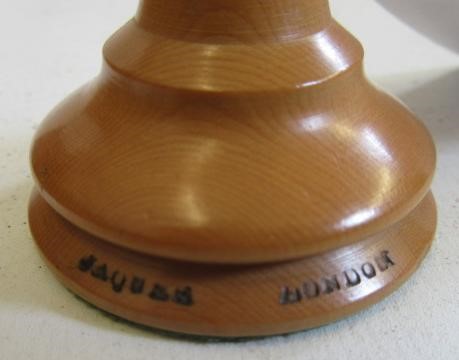 A VICTORIAN JAQUES BOXWOOD AND EBONY STAUNTON CHESS SET Image