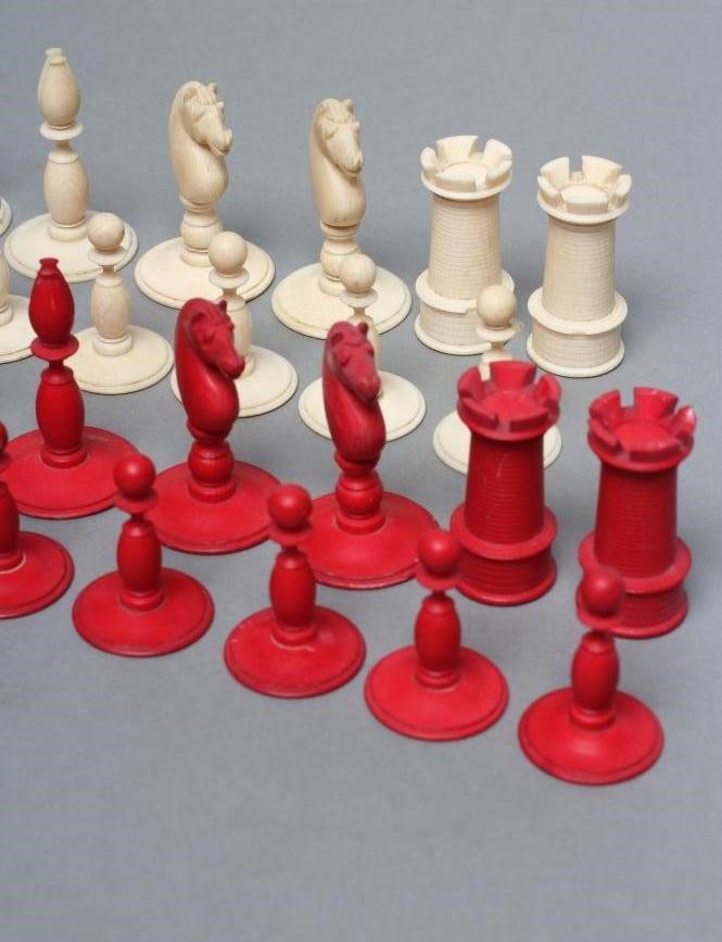 AN ANGLO INDIAN IVORY CHESS SET Image