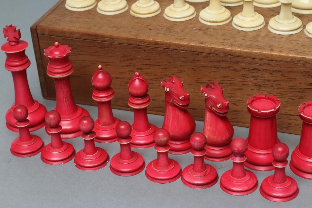 A CANTONESE IVORY CHESS SET Image