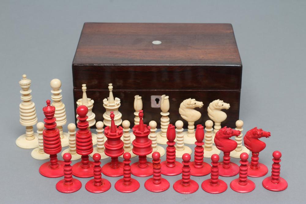 AN ENGLISH IVORY CHESS SET Image