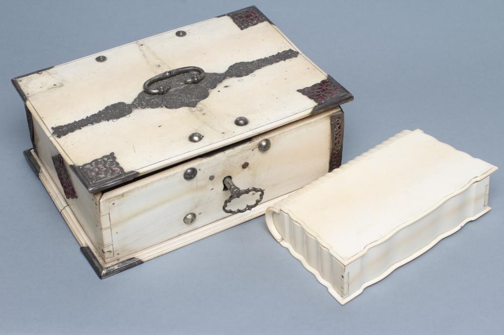 AN IVORY OBLONG BOX Image