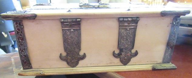 AN IVORY OBLONG BOX Image