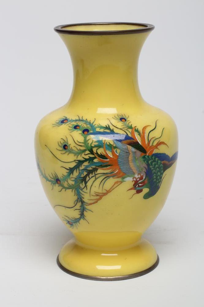 A JAPANESE CLOISONNE ENAMEL VASE Image
