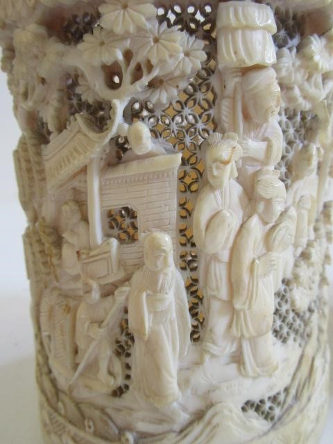 A PAIR OF CHINESE IVORY VASES of cylindrical form Image