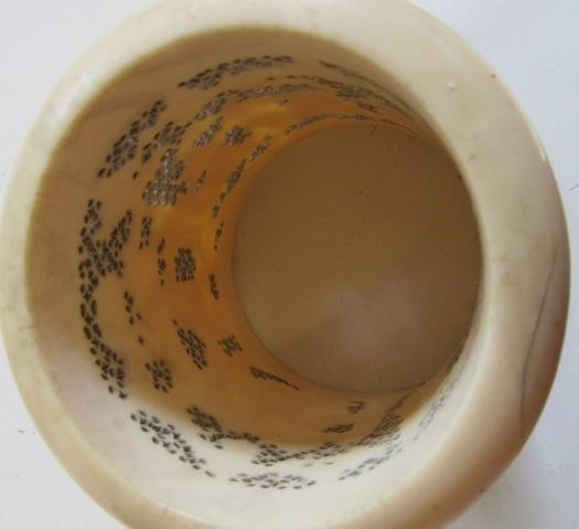 A PAIR OF CHINESE IVORY VASES of cylindrical form Image