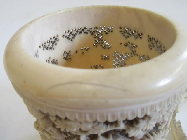 A PAIR OF CHINESE IVORY VASES of cylindrical form Image