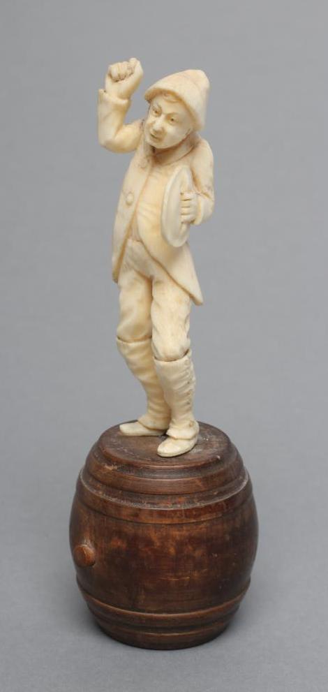 A DIEPPE IVORY BANDSMAN FIGURE Image