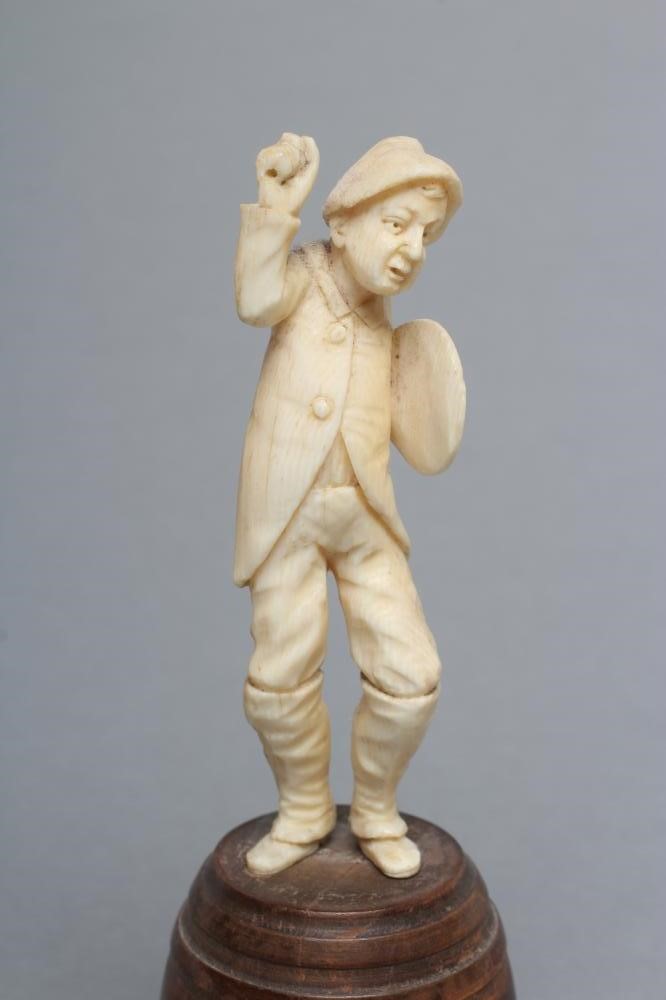 A DIEPPE IVORY BANDSMAN FIGURE Image