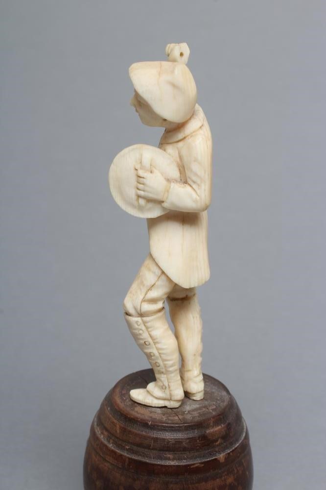 A DIEPPE IVORY BANDSMAN FIGURE Image