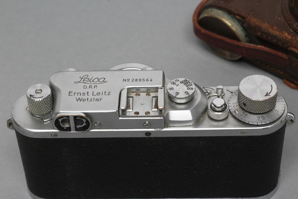 A LEICA D.R.P. ERNST LEITZ WETZLAR IIIb CAMERA Image