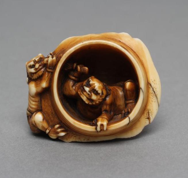 A JAPANESE IVORY NETSUKE Image