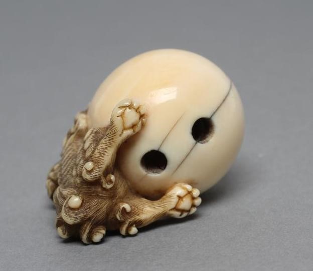 A JAPANESE (KYOTO SCHOOL) IVORY NETSUKE Image